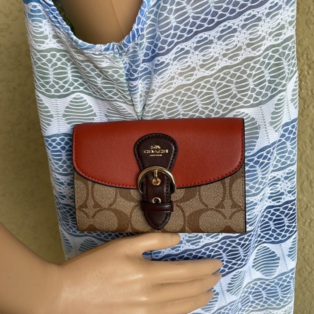 Coach Kleo Wallet In Signature Canvas Khaki Multi - Picture 10 of 16